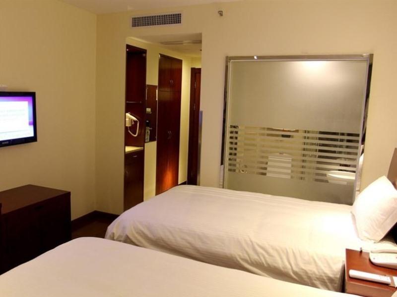 Greentree Inn Yiwu International Trade City Hotel Екстериор снимка
